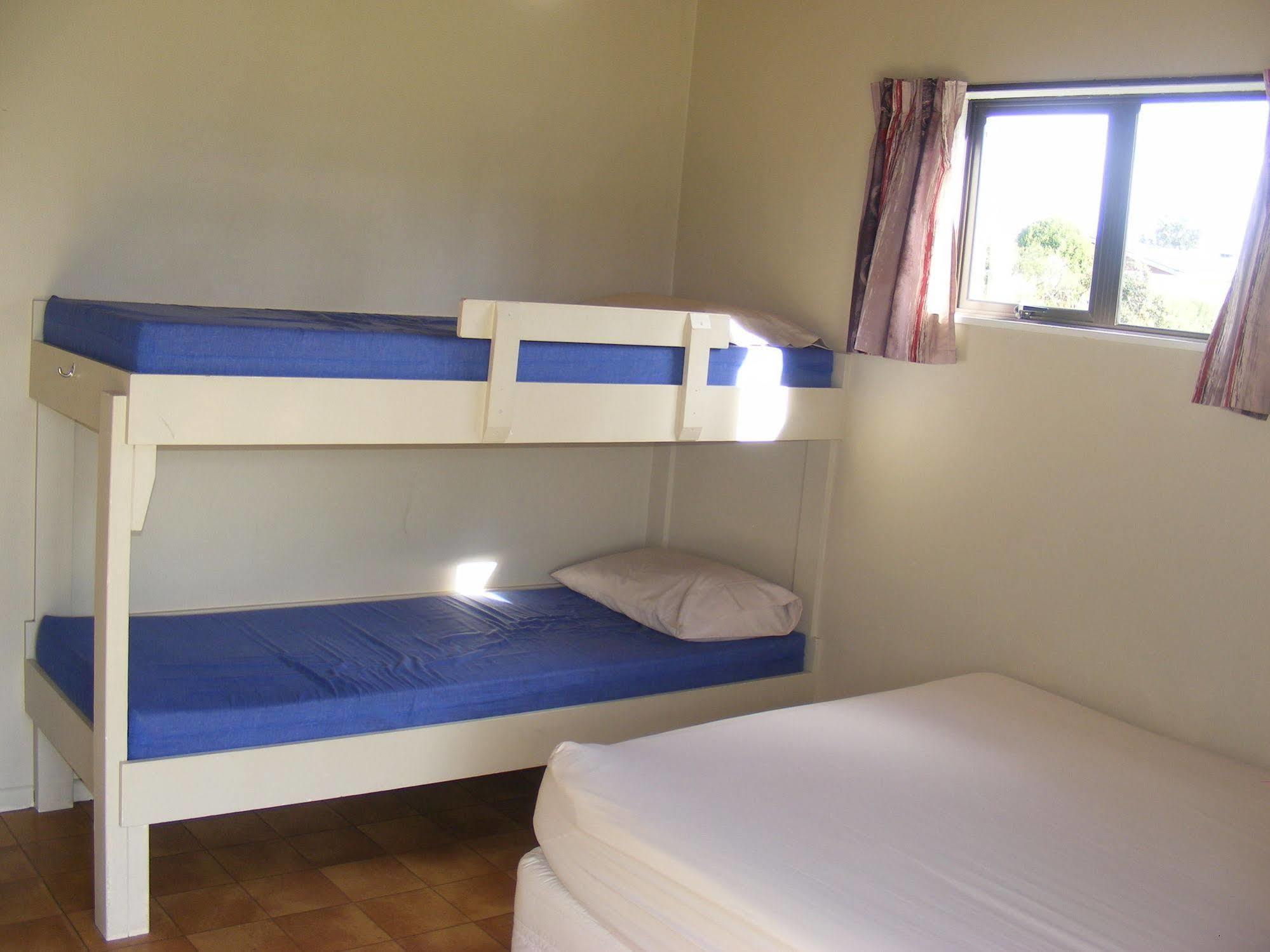 Harbourside Holiday Park Уитианга Екстериор снимка